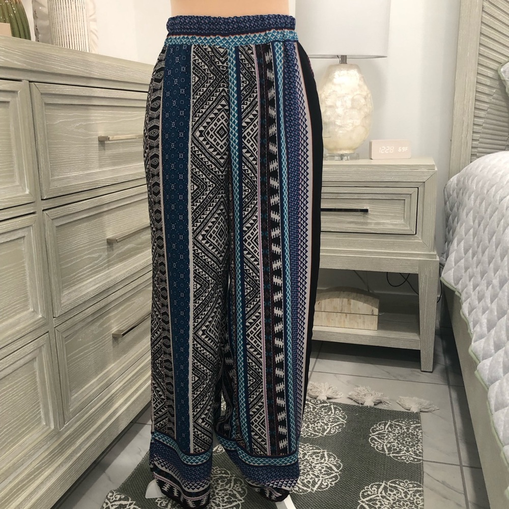 Elegant Blue and Black Geometric Wide Leg Pants